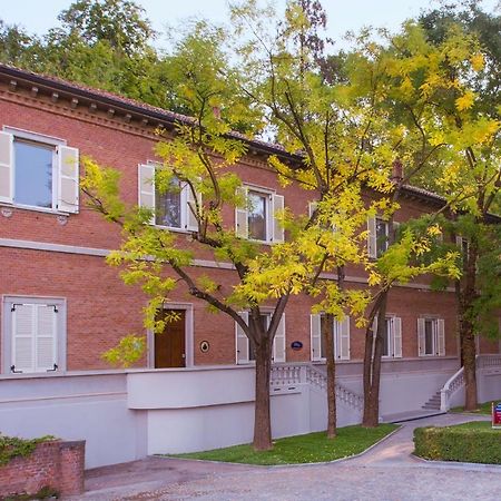 Villaggio Narrante - Foresteria Delle Vigne Серралунга-д'Альба Экстерьер фото
